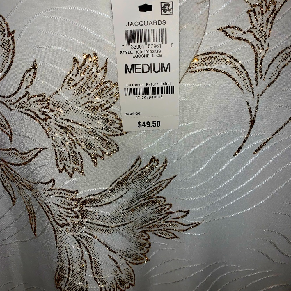 Beautiful size medium blouse - Picture 2 of 4